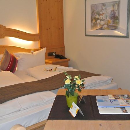 Akzent Hotel Am Bach Dettelbach Bagian luar foto