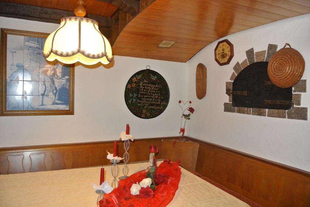 Akzent Hotel Am Bach Dettelbach Bagian luar foto