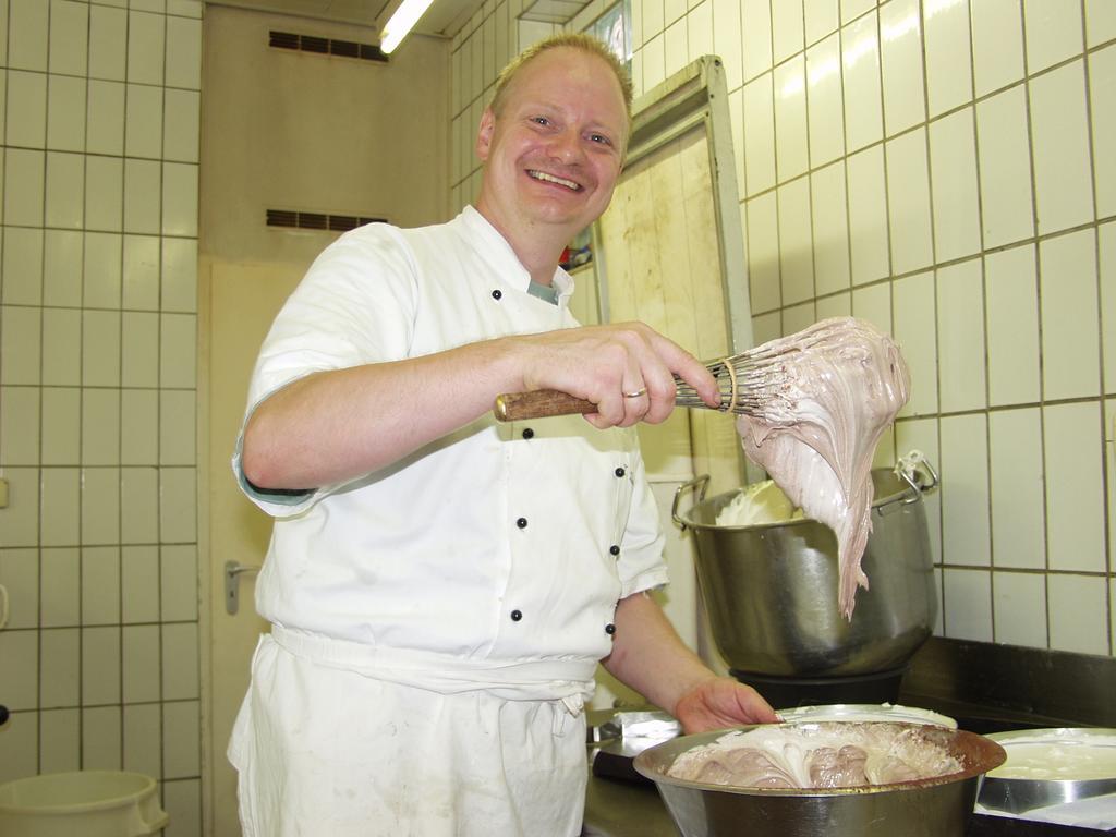 Akzent Hotel Am Bach Dettelbach Bagian luar foto