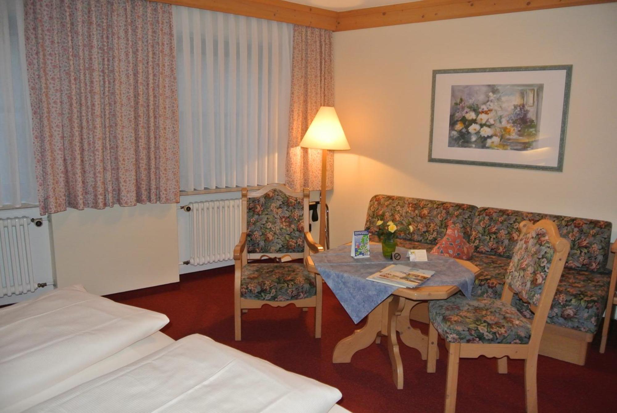 Akzent Hotel Am Bach Dettelbach Bagian luar foto